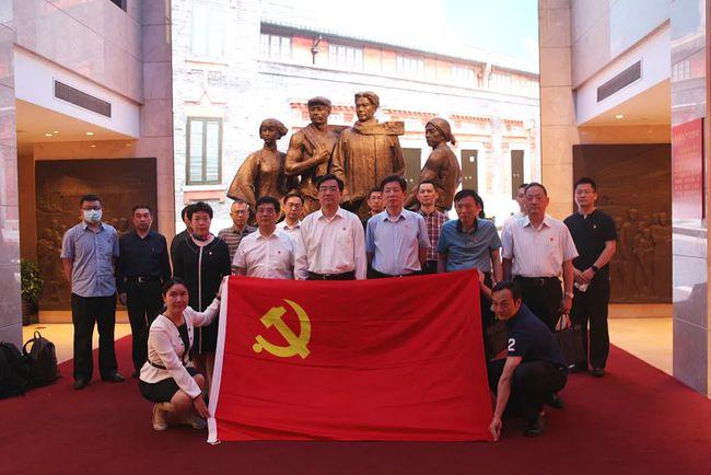 刘胡兰那个年代有100块钱吗游戏画面